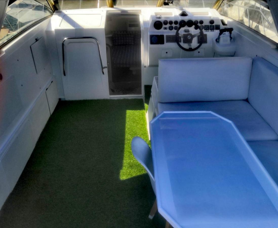 Cozy Private Two Rooms Yacht In Barcelona With Free Parking Sant Adrià de Besòs Exteriör bild