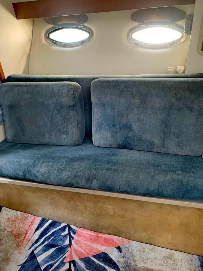 Cozy Private Two Rooms Yacht In Barcelona With Free Parking Sant Adrià de Besòs Exteriör bild