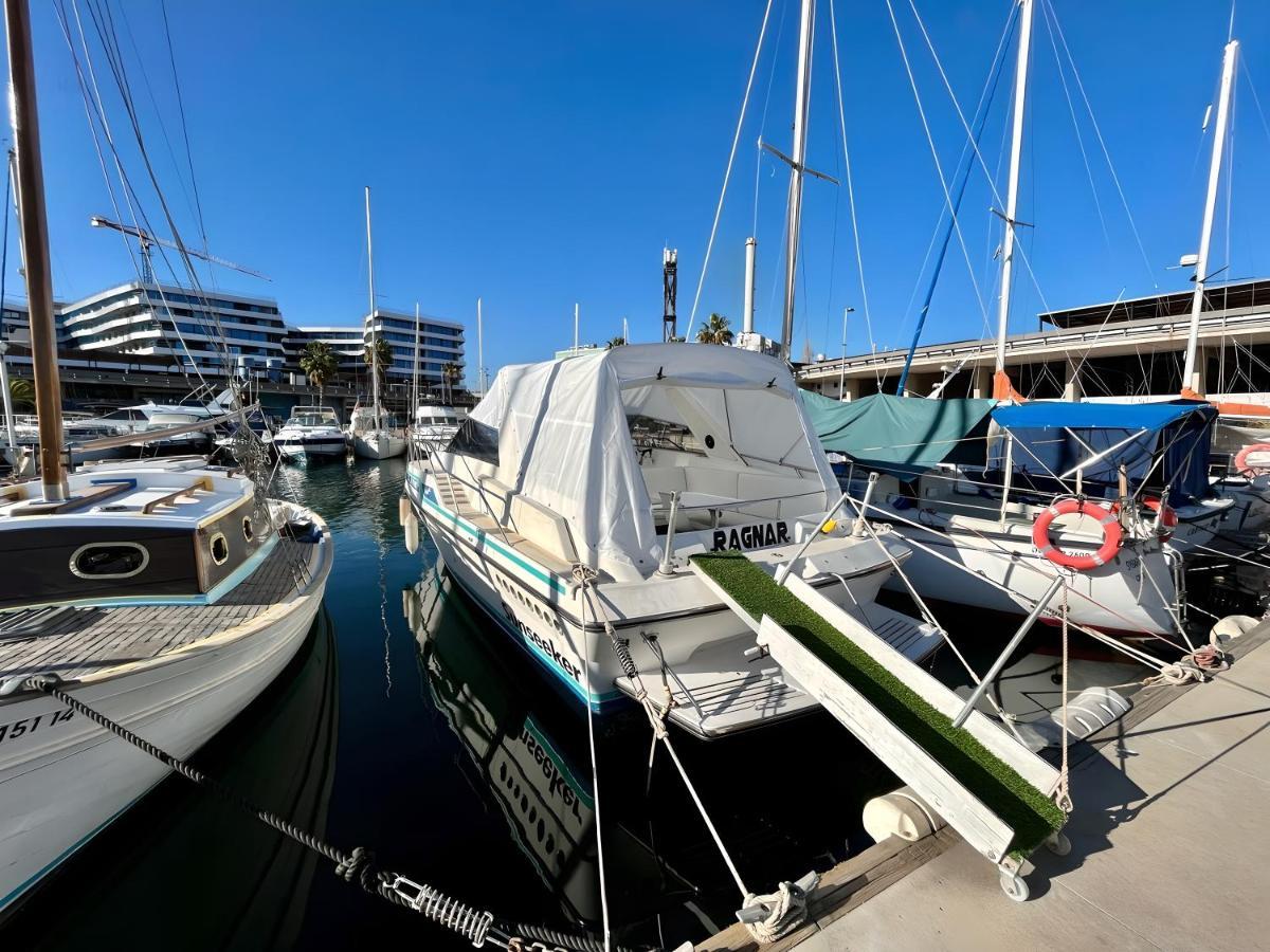 Cozy Private Two Rooms Yacht In Barcelona With Free Parking Sant Adrià de Besòs Exteriör bild